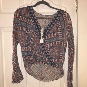 Hollister high-low long sleeve blouse